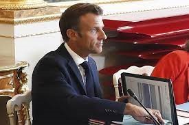 SEUIL CRITIQUE / Emmanuel Macron prévient les Français de « la fin de l’abondance » et « de l’insouciance »